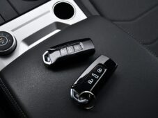 Volkswagen Touareg 3.0TDi 4MOTION ČR TAŽNÉ - 32