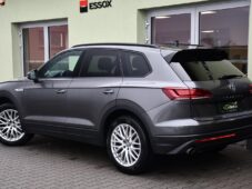 Volkswagen Touareg 3.0TDi 4MOTION ČR TAŽNÉ - 2