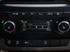 Škoda Yeti 1.4TSi DSG TAŽNÉ VYHŘ.SEDAČKY - 25