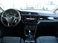Volkswagen Touran 2.0TDi HIGHLINE DSG ČR - 4