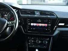 Volkswagen Touran 2.0TDi HIGHLINE DSG ČR - 6