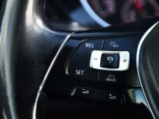 Volkswagen Touran 2.0TDi HIGHLINE DSG ČR - 22