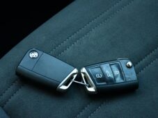 Volkswagen Touran 2.0TDi HIGHLINE DSG ČR - 30