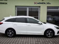 Hyundai i30 1.6CRDi SMART CARPLAY KAMER ČR - 11