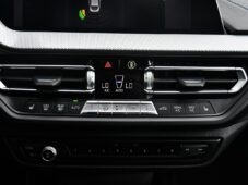 BMW Řada 2 218d M-SPORT HUD 1M ČR - 25