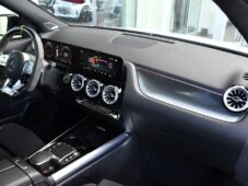 Mercedes-Benz GLA 45S AMG 4MATIC+PANO - 17