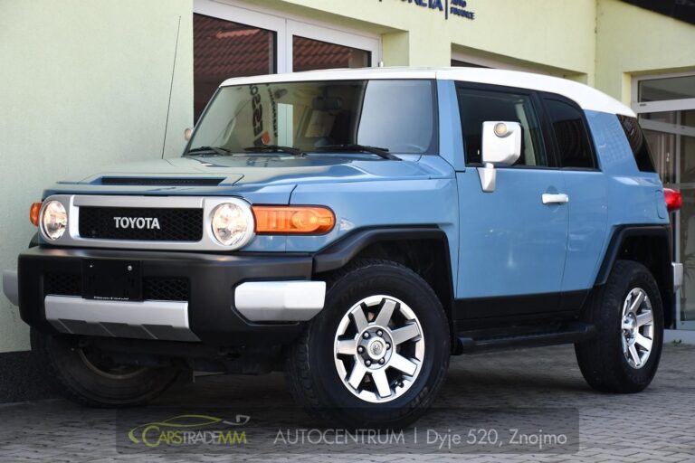 Toyota FJ Cruiser 4,0 VVT-i V6 AWD AT - 1