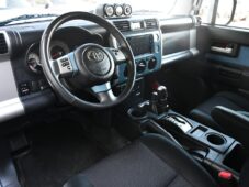 Toyota FJ Cruiser 4,0 VVT-i V6 AWD AT - 8