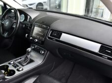Volkswagen Touareg 3.0TDi V6 4M R-LINE TAŽNÉ ČR - 17