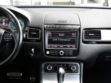Volkswagen Touareg 3.0TDi V6 4M R-LINE TAŽNÉ ČR - 8