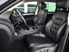 Volkswagen Touareg 3.0TDi V6 4M R-LINE TAŽNÉ ČR - 13