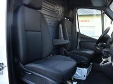 Mercedes-Benz Sprinter - 13