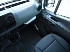 Mercedes-Benz Sprinter - 16