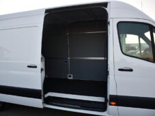 Mercedes-Benz Sprinter - 33
