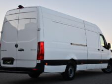 Mercedes-Benz Sprinter - 4