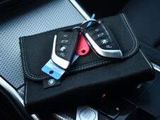 BMW Řada 3 320d xDrive M-SPORT ČR 1.M - 35