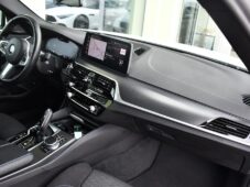 BMW Řada 5 530e PHEV M-SPORT xD HUD 1M ČR - 18