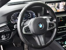 BMW Řada 5 530e PHEV M-SPORT xD HUD 1M ČR - 16