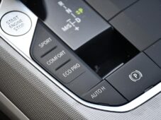 BMW Řada 3 318d SERV.KNÍŽKA 1M ČR - 38