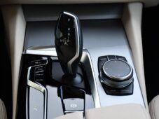 BMW Řada 5 520i SERV.KNÍŽKA KAMERA 1M ČR - 17