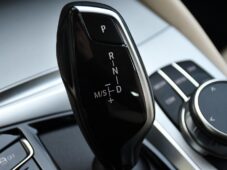 BMW Řada 5 520i SERV.KNÍŽKA KAMERA 1M ČR - 34