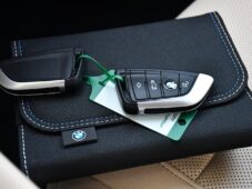 BMW Řada 5 520i SERV.KNÍŽKA KAMERA 1M ČR - 36