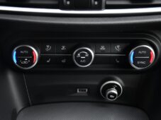 Alfa Romeo Stelvio 2.0TURBO 16V Q4 147kW SPRINT - 27