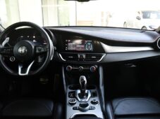 Alfa Romeo Giulia 2.0T16V206kWCOMPETIZIONE 1M - 4