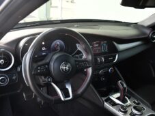 Alfa Romeo Giulia 2.0T16V206kWCOMPETIZIONE 1M - 14