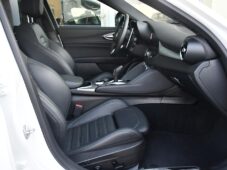 Alfa Romeo Giulia 2,0T 16V 206kW AT8-Q4 Veloce - 14