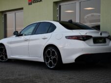 Alfa Romeo Giulia 2,0T 16V 206kW AT8-Q4 Veloce - 2