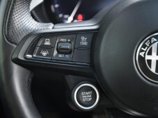 Alfa Romeo Giulia 2,0T 16V 206kW AT8-Q4 Veloce - 22