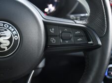 Alfa Romeo Giulia 2,0T 16V 206kW AT8-Q4 Veloce - 23