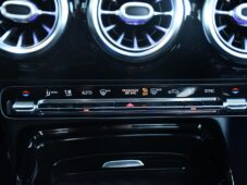 Mercedes-Benz CLA 35 AMG 4MATIC PANO HUD - 26