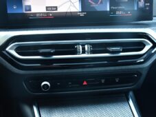 BMW Řada 3 320d xDrive M-SPORT ČR 1.M - 31