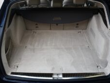 Mercedes-Benz Třídy E 400D 4 MATIC - 41