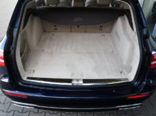 Mercedes-Benz Třídy E 400D 4 MATIC - 42