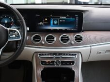 Mercedes-Benz Třídy E 400D 4 MATIC - 6