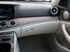 Mercedes-Benz Třídy E 400D 4 MATIC - 7