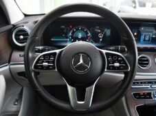 Mercedes-Benz Třídy E 400D 4 MATIC - 21