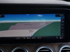 Mercedes-Benz Třídy E 400D 4 MATIC - 27