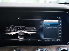 Mercedes-Benz Třídy E 400D 4 MATIC - 29