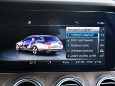 Mercedes-Benz Třídy E 400D 4 MATIC - 35