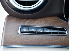 Mercedes-Benz Třídy E 400D 4 MATIC - 39