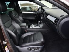 Volkswagen Touareg 3.0TDi 4MOTION TAŽNÉ K360°ČR - 16