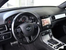 Volkswagen Touareg 3.0TDi 4MOTION TAŽNÉ K360°ČR - 14