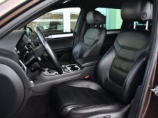 Volkswagen Touareg 3.0TDi 4MOTION TAŽNÉ K360°ČR - 13