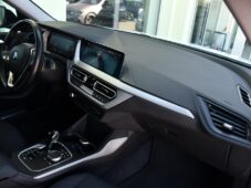 BMW Řada 2 218d - 19