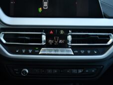 BMW Řada 2 218d - 26