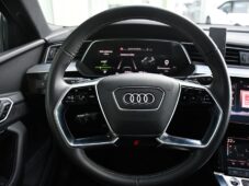 Audi e-tron - 21
